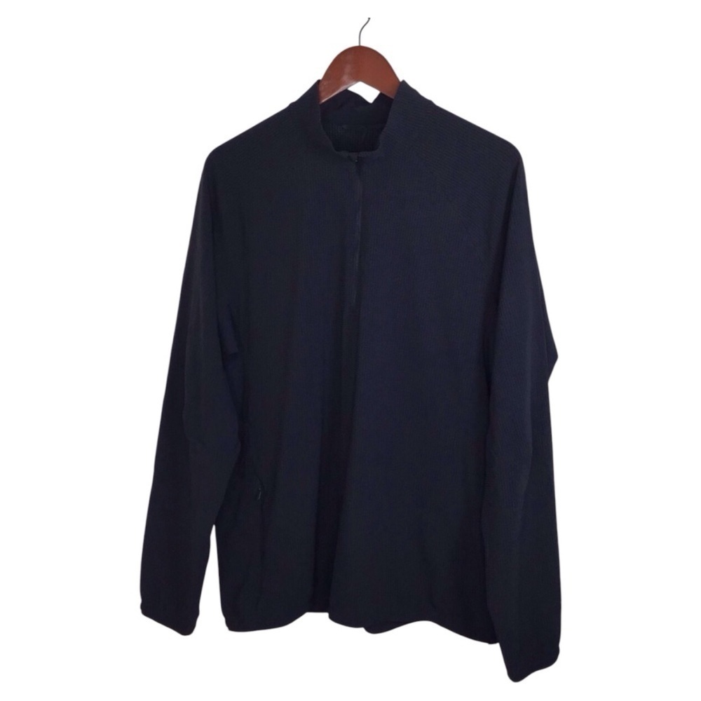 Lululemon Waffle Knit 1/2 Zip Pullover in Navy.